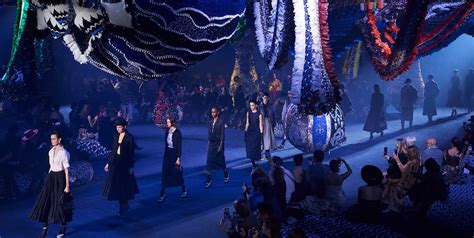 joana vasconcelos desfile dior|Dior's spectacular show set designed by Joana Vasconcelos.